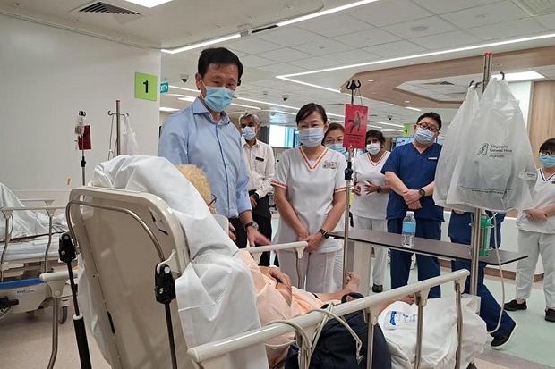  ​Singapore General Hospital's two acute medical wards serve patients who have been assessed to need immediate care but are not critically ill.PHOTO ONG YE KUNG/FACEBOOK 