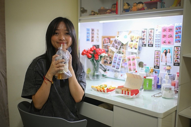  ​Ms Lee Yue-Er, 21, developed an eating disorder when she was in Primary 5 amid challenging family circumstances. ST PHOTO SHINTARO TAY 
